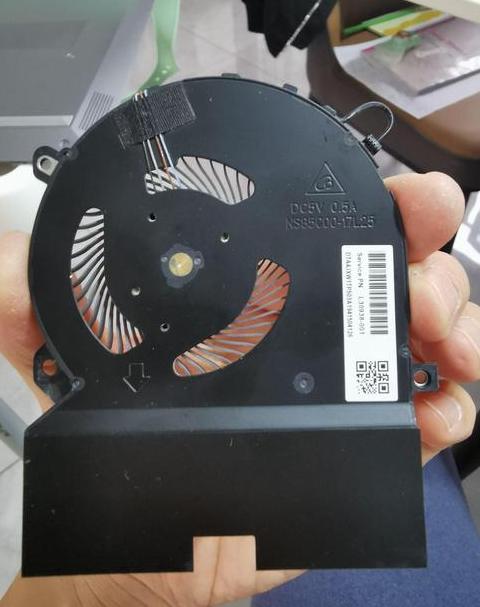 电脑主机箱嗡嗡响原因及解决方法