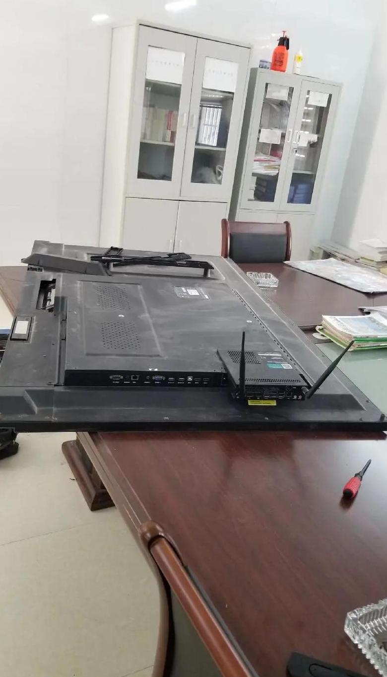 联想一体机无法开机？电源灯闪烁故障排查指南