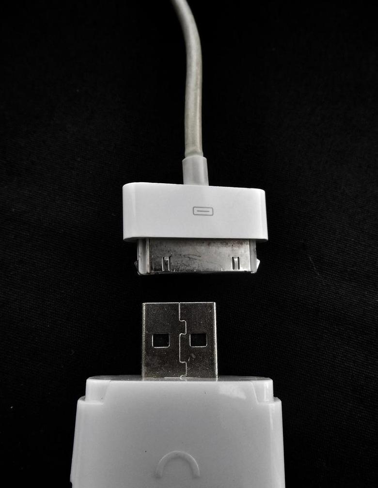 Win7无线网络适配器消失怎么办？快速解决教程