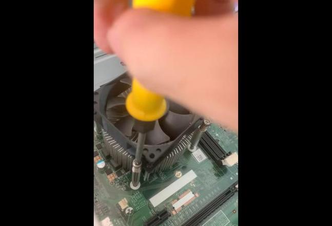 戴尔G系列游戏本散热按键详解：一键冷却功能全面解析