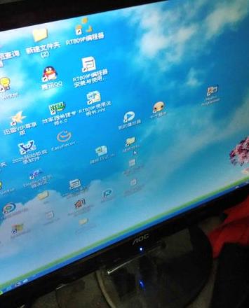 电脑开机电源灯闪烁后熄灭原因解析
